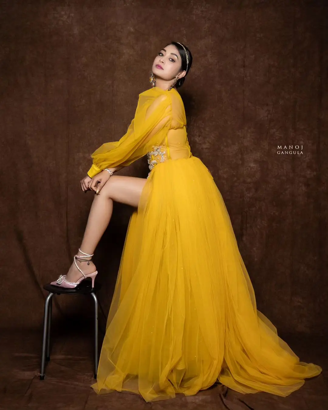 ETV Actress Bhanu Sri Long Legs Show in Yellow Gown